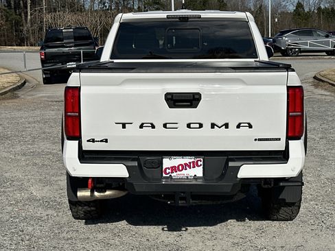 Used 2025 Toyota Tacoma TRD Off-Road w/ TRD Off Road Premium Package image 6