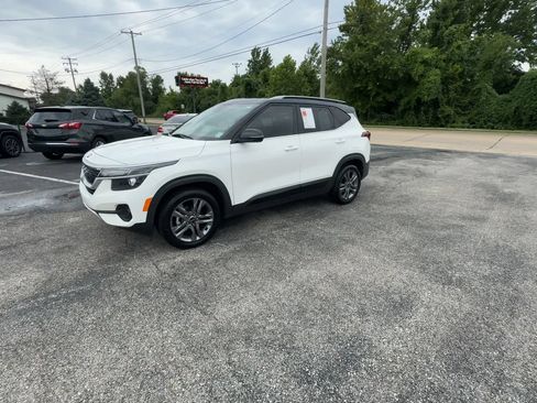 Used 2021 Kia Seltos S FWD image 4