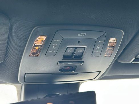 Used 2025 Toyota Sienna Limited AWD/4WD image 21