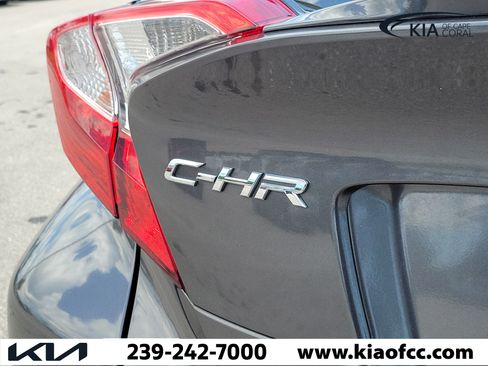 Used 2020 Toyota C-HR XLE FWD image 10
