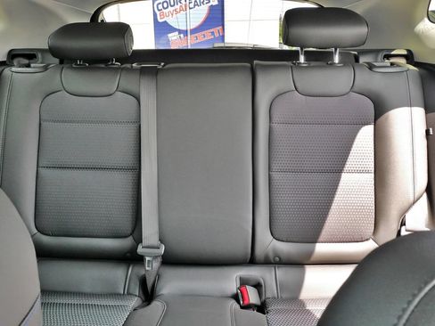 Used 2025 Chevrolet Trax LT w/ LT Convenience Package FWD image 30