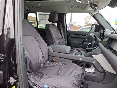 Used 2024 Land Rover Defender 110 S image 24