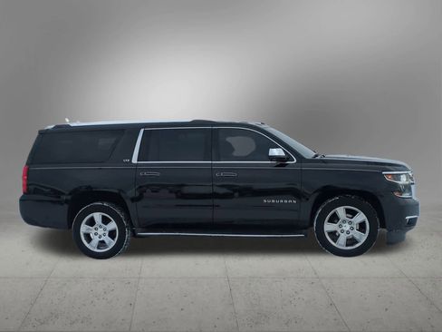 Used 2015 Chevrolet Suburban LTZ image 7