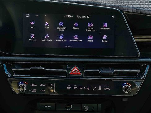 Certified 2023 Kia Niro Wave w/ Wave Preserve Package image 12