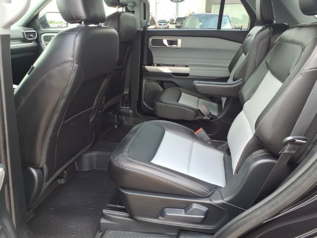 Certified 2024 Ford Explorer XLT w/ Equipment Group 202A AWD/4WD image 10