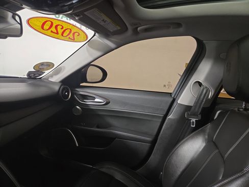 Used 2020 Alfa Romeo Giulia Ti w/ Nero Edizione image 25