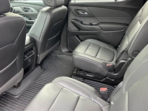 Used 2022 Chevrolet Traverse LT image 6