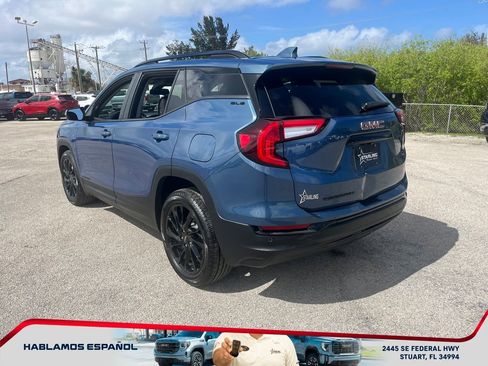 Used 2024 GMC Terrain SLE w/ Driver Convenience Package image 5