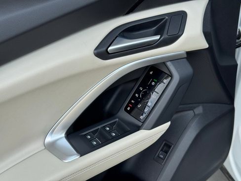 New 2025 Audi Q5 2.0T Premium image 17