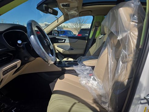 New 2026 Acura MDX SH-AWD image 5