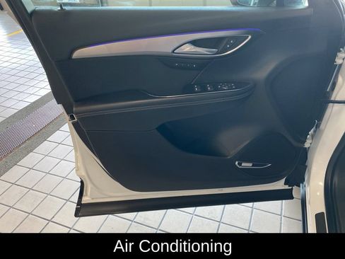 Used 2025 Buick Envision Sport Touring AWD/4WD image 11