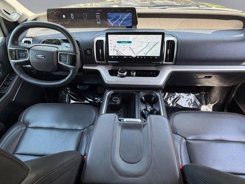 Certified 2025 Ford Expedition Active AWD/4WD image 3