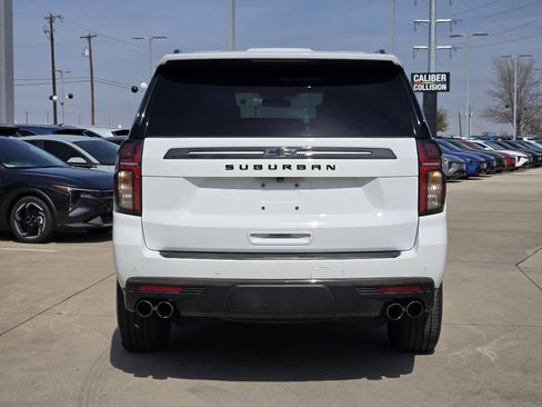 Used 2022 Chevrolet Suburban Z71 w/ Z71 Off-Road Package image 13