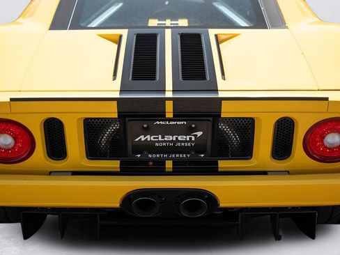 Used 2006 Ford GT RWD image 21