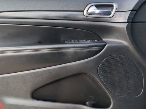 Used 2022 Jeep Grand Cherokee Laredo X image 22