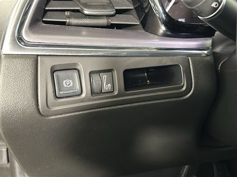 Used 2017 Cadillac XT5 Luxury AWD/4WD image 22
