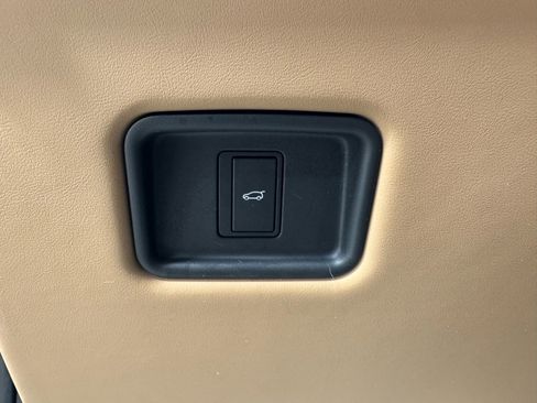 Used 2024 Land Rover Range Rover SE AWD/4WD image 21