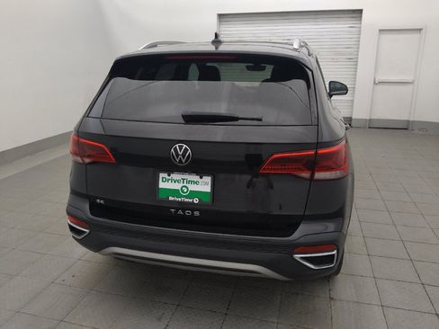 Used 2023 Volkswagen Taos SE w/ Panoramic Sunroof Package FWD image 7