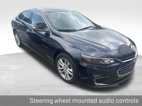Used 2017 Chevrolet Malibu LT FWD image 11