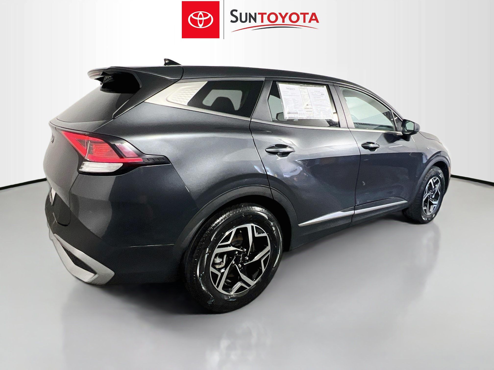 Used 2023 Kia Sportage LX FWD image 4