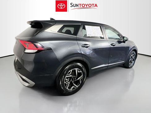 Used 2023 Kia Sportage LX FWD image 4