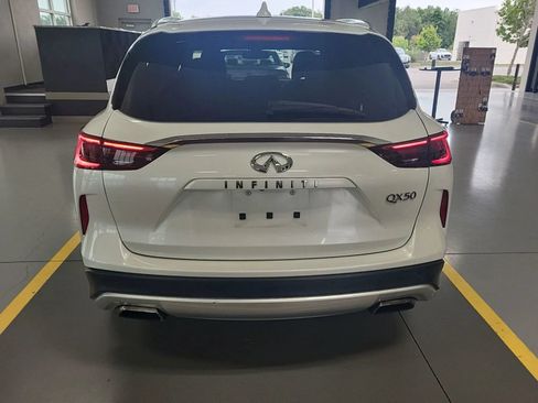 Used 2019 INFINITI QX50 Essential w/ Sensory Package AWD/4WD image 4