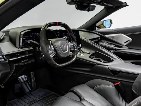 Used 2021 Chevrolet Corvette Stingray Premium Cpe w/ Z51 Performance Package RWD image 42