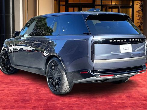New 2026 Land Rover Range Rover Long Wheelbase SE image 2
