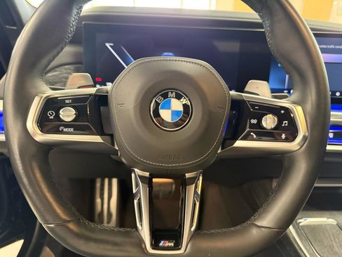 Used 2024 BMW 740i w/ Premium Package image 9