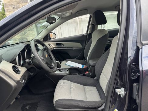 Used 2016 Chevrolet Cruze LS FWD image 11