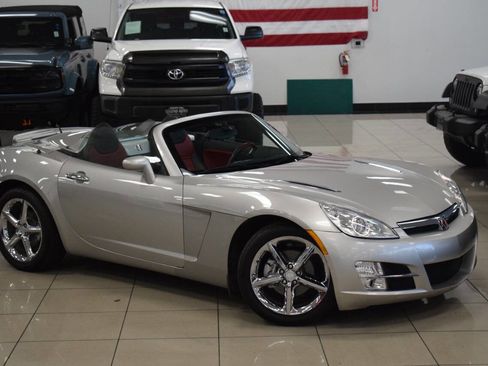 Used 2007 Saturn Sky Base 2dr Convertible w/ Premium Trim Pkg image 2