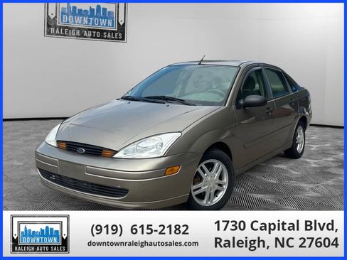 Used 2004 Ford Focus SE FWD image 1