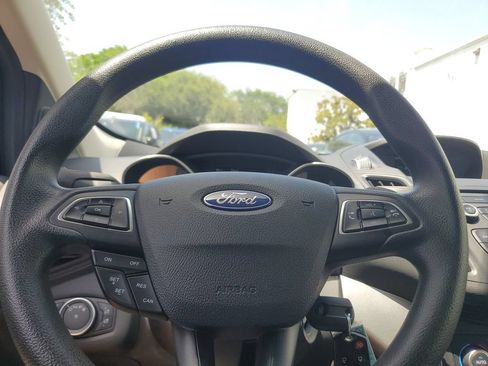 Used 2018 Ford Escape SE FWD image 22