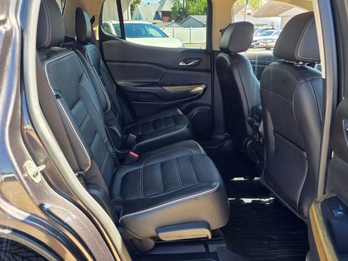 Used 2019 GMC Acadia Denali image 28