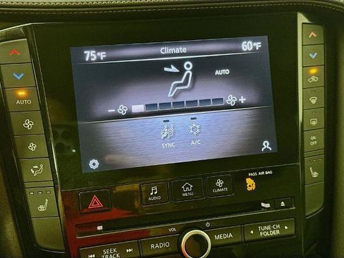 Certified 2020 INFINITI QX50 Luxe w/ Navigation Package FWD image 18