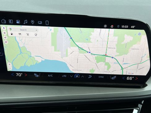 Used 2025 Chevrolet Traverse LT w/ Midnight/Sport Edition image 10