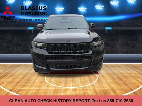 Used 2023 Jeep Grand Cherokee L Altitude image 3