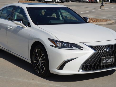 Certified 2024 Lexus ES 350 w/ Premium Package FWD image 3