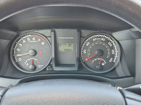 Used 2017 Toyota Tacoma SR RWD image 32