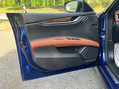 Used 2019 Maserati Ghibli S Q4 AWD/4WD image 9