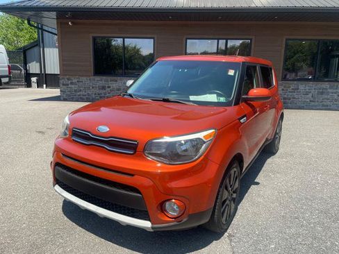 Used 2019 Kia Soul + FWD image 13