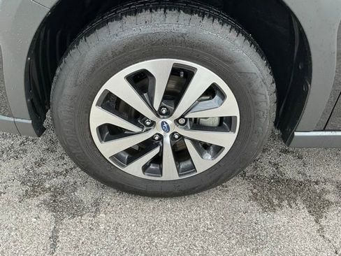 Certified 2025 Subaru Outback Premium w/ Popular Package #1A AWD/4WD image 9