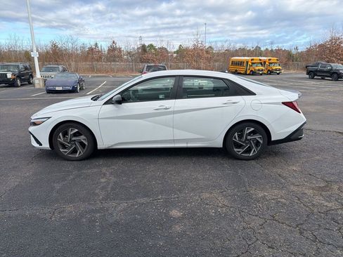 New 2025 Hyundai Elantra Sport image 2
