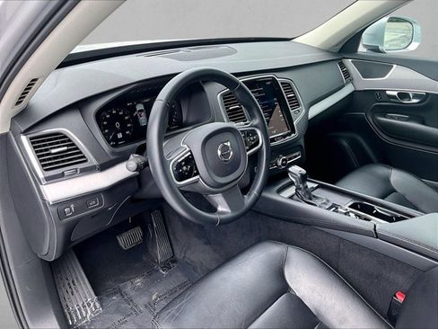 Used 2021 Volvo XC90 T5 Momentum w/ Protection Package Premier FWD image 14