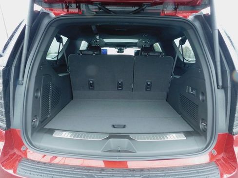 New 2026 Chevrolet Suburban High Country image 12