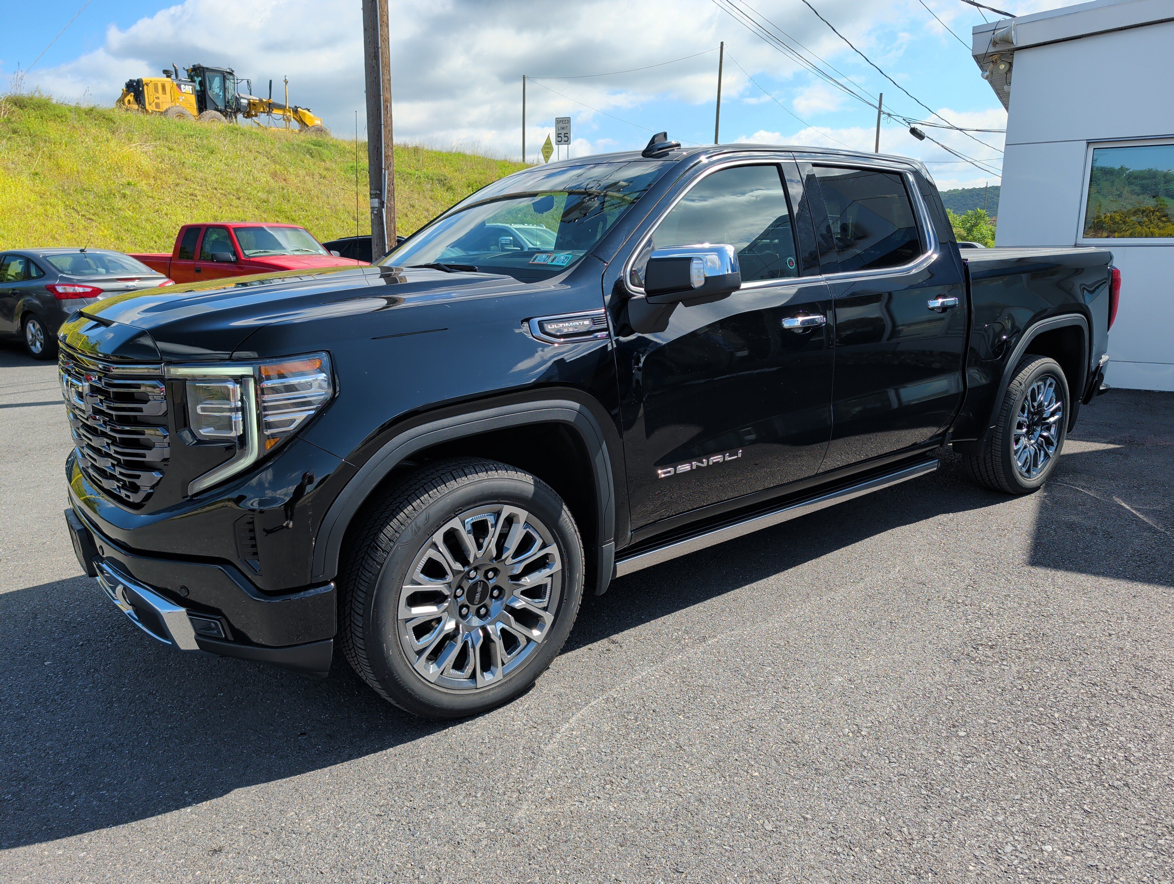 Used 2025 GMC Sierra 1500 Denali Ultimate AWD/4WD image 7