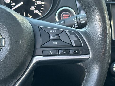 Used 2017 Nissan Rogue SV w/ SV Premium Package image 26