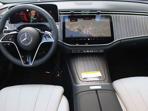 New 2026 Mercedes-Benz E 350 4MATIC Sedan image 28