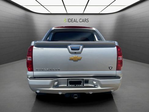 Used 2013 Chevrolet Avalanche LS AWD/4WD image 6