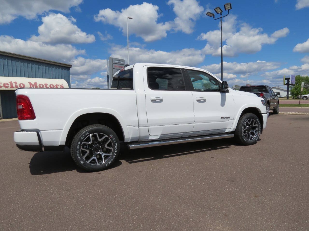 Used 2025 RAM 1500 Laramie w/ Sport Appearance Package AWD/4WD image 2